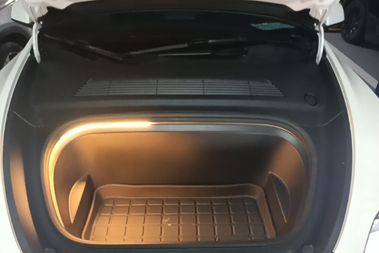 Tesla Model Y 2022 car image #20