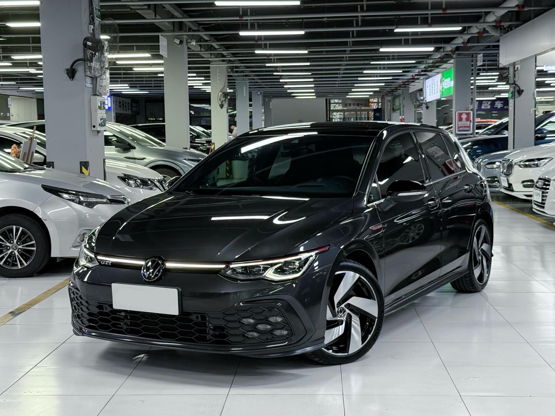 Volkswagen GolfGTI 2023 car image 
