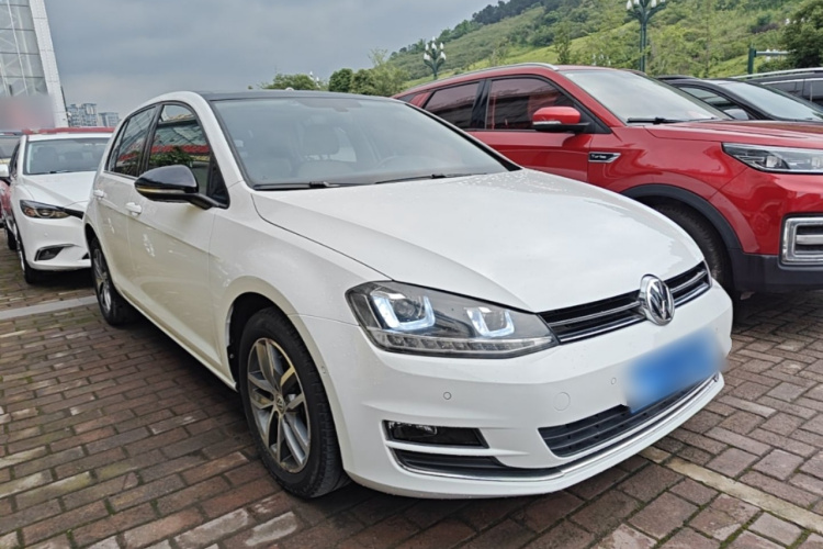 Volkswagen Golf 2017 car image #4