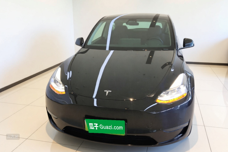 Tesla Model Y 2023 car image #3
