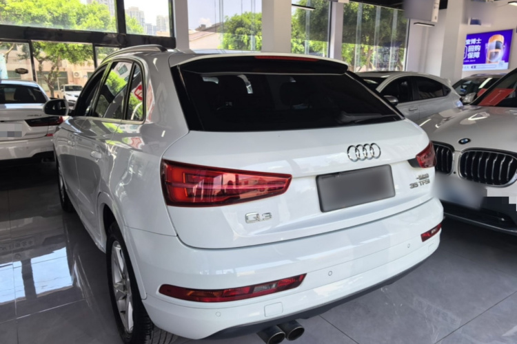 Audi Q3 2017 car image #5