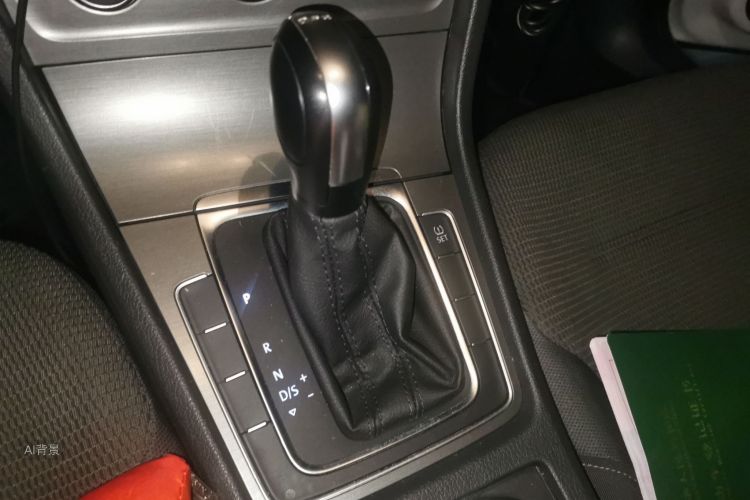Volkswagen Golf 2015 car image #16