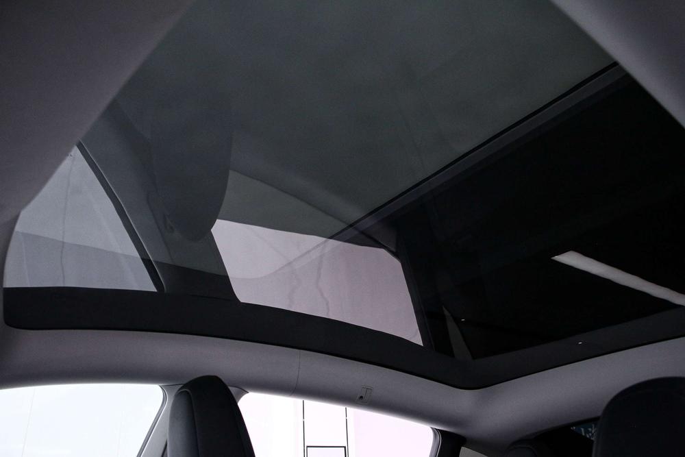 Tesla Model Y 2024 immagine di auto #13