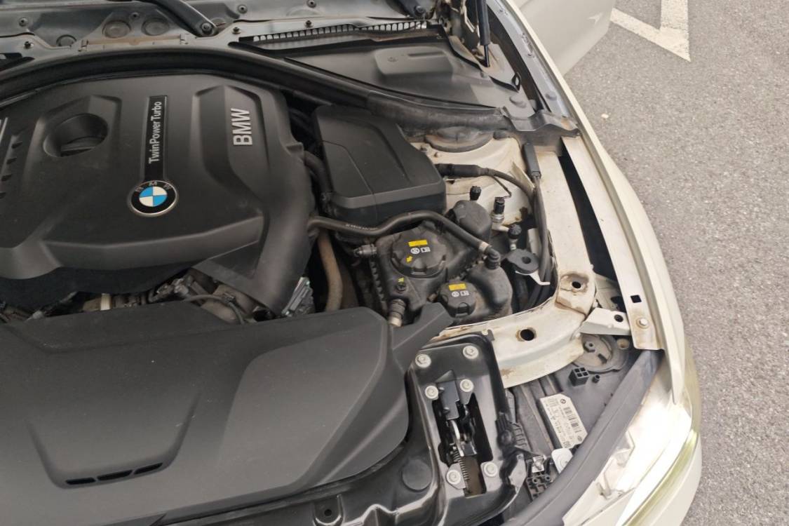 BMW 3 Series 2018 #12 BMW 3 Series 2018 car image #12