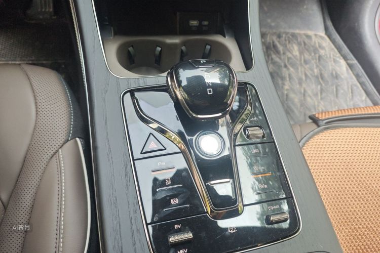 BYD Han 2022 car image #16