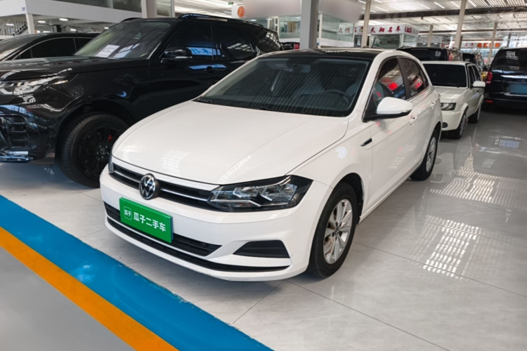 Volkswagen Polo 2021 car image #2