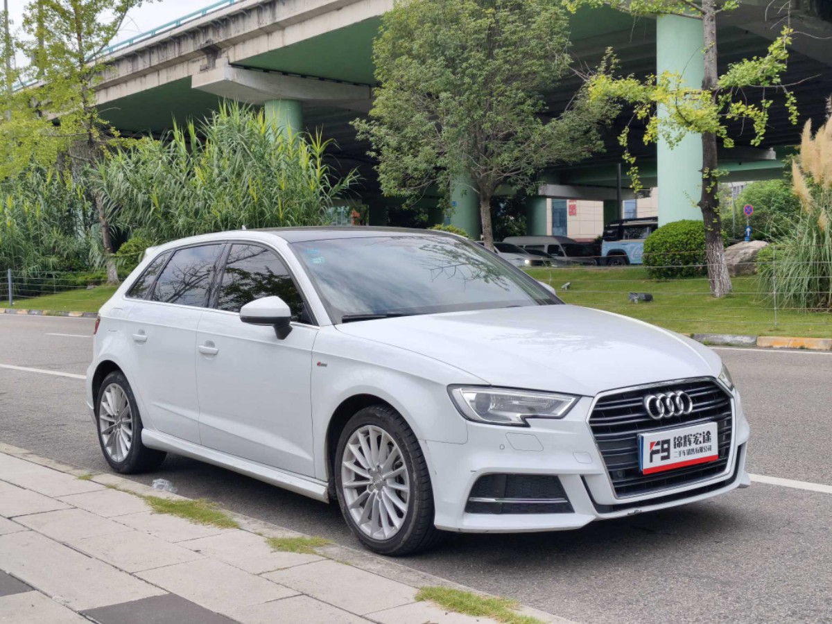 Audi A3 2018 car image #3