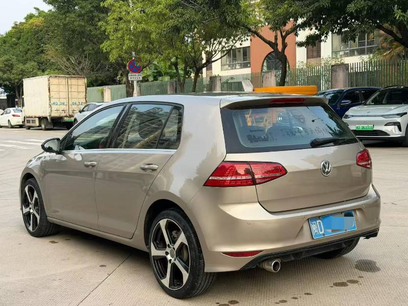 Volkswagen Golf 2015 car image #9