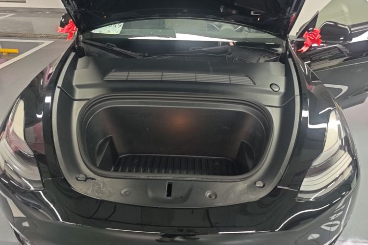 Tesla Model Y 2021 #20 Tesla Model Y 2021 car image #20