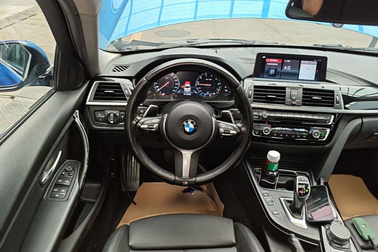 BMW 3 Series 2018 #15 BMW 3 Series 2018 car image #15