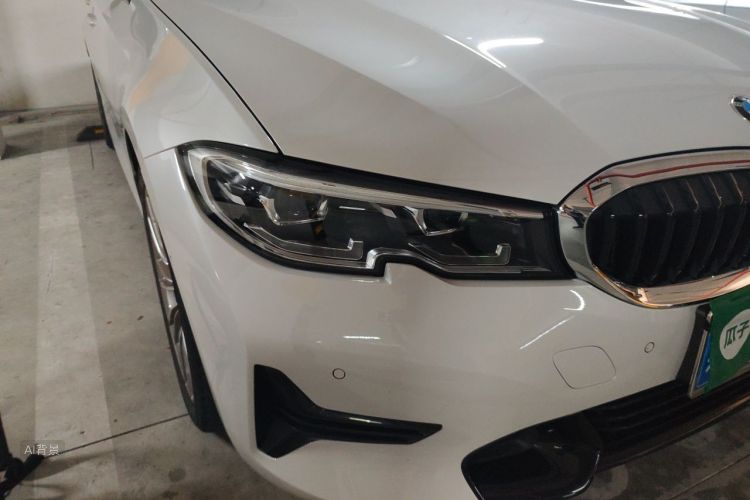 BMW 3 Series 2020 car image #8