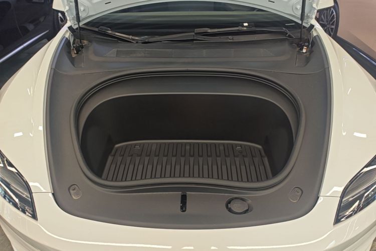 Tesla Model 3 2025 car image #20