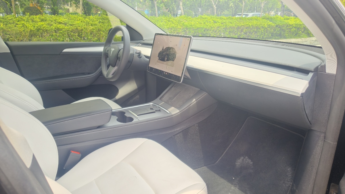 Tesla Model Y 2023 #11 Tesla Model Y 2023 car image #11