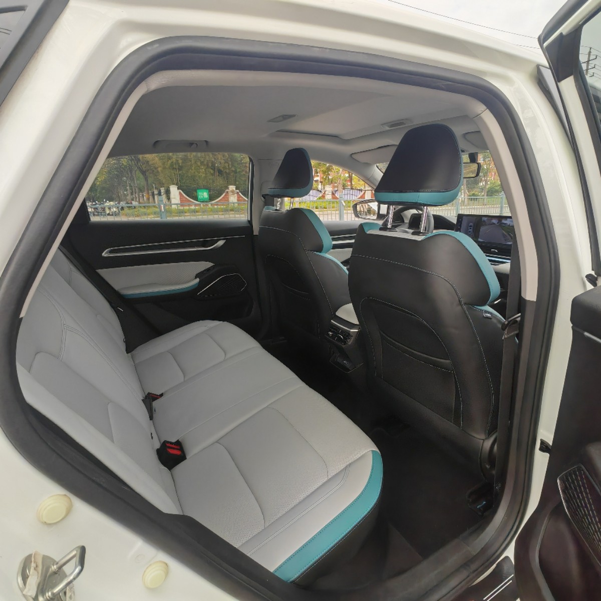 GEELY Emgrand 2024 car image #6