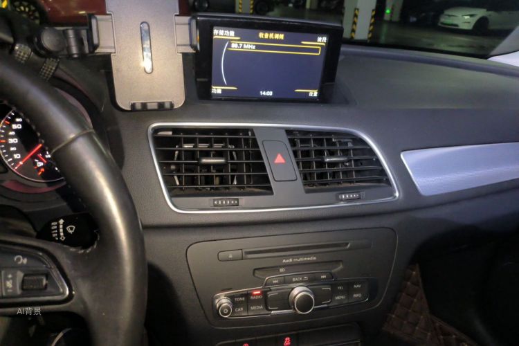 Audi Q3 2014 car image #15
