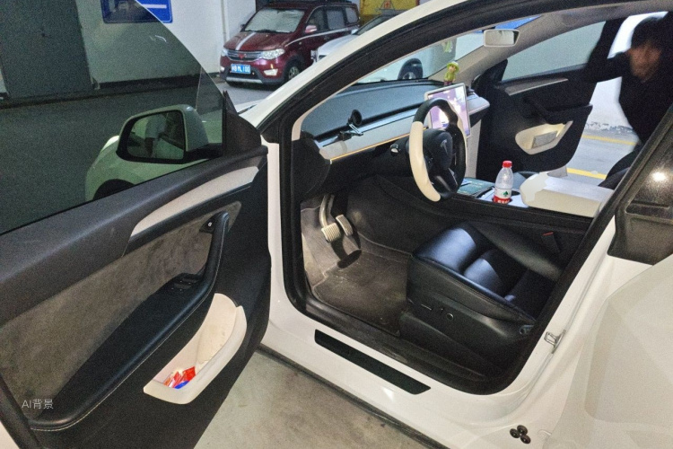 Tesla Model Y 2024 #18 Tesla Model Y 2024 car image #18