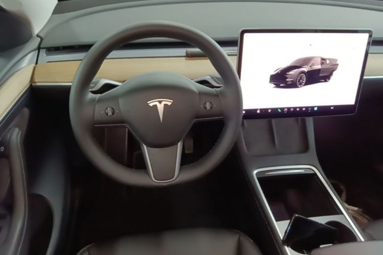 Tesla Model Y 2022 #11 Tesla Model Y 2022 car image #11