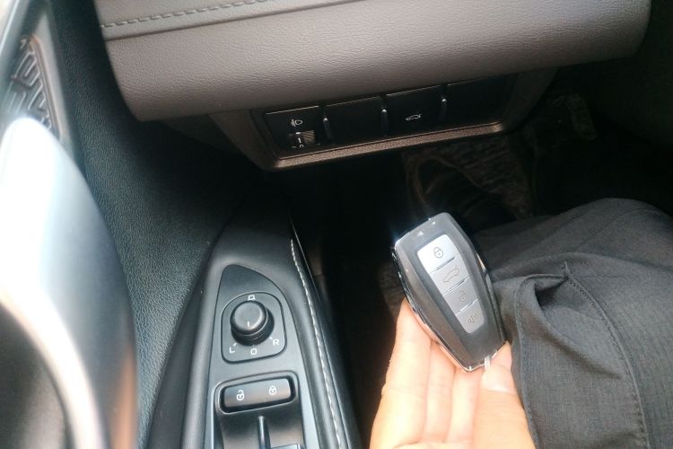 GEELY Emgrand 2020 car image #9