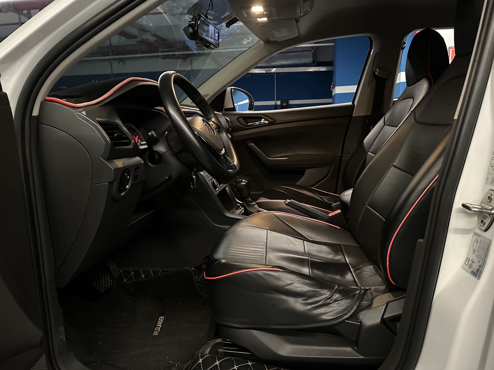 Volkswagen T-Cross 2020 #4 Volkswagen T-Cross 2020 immagine di auto #4