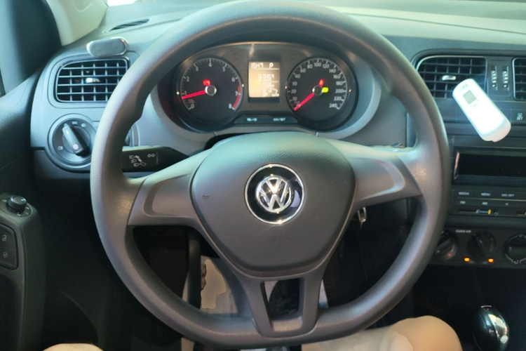 Volkswagen Polo 2019 car image #11