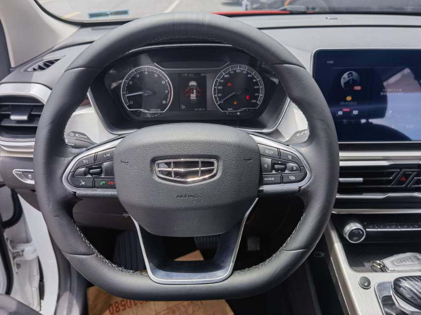 GEELY Coolray 2022 car image #12