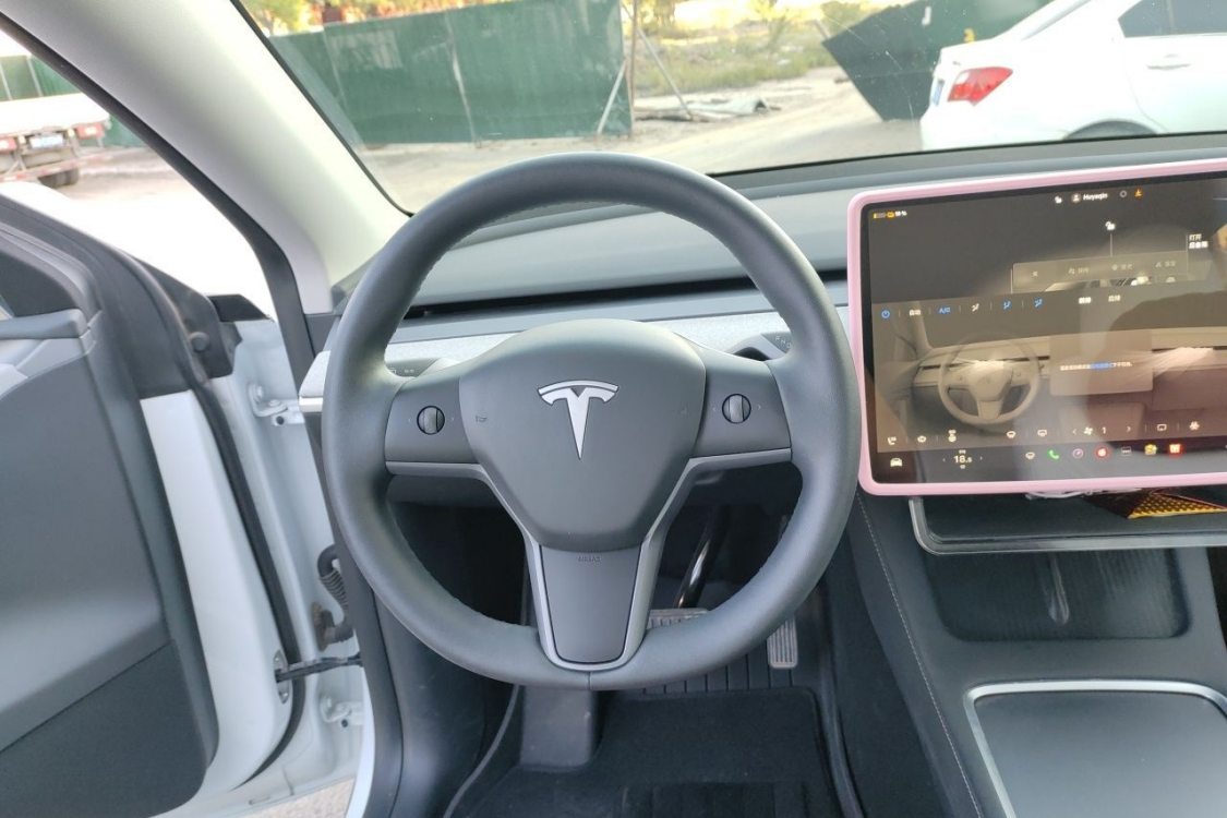 Tesla Model Y 2024 #22 Tesla Model Y 2024 car image #22