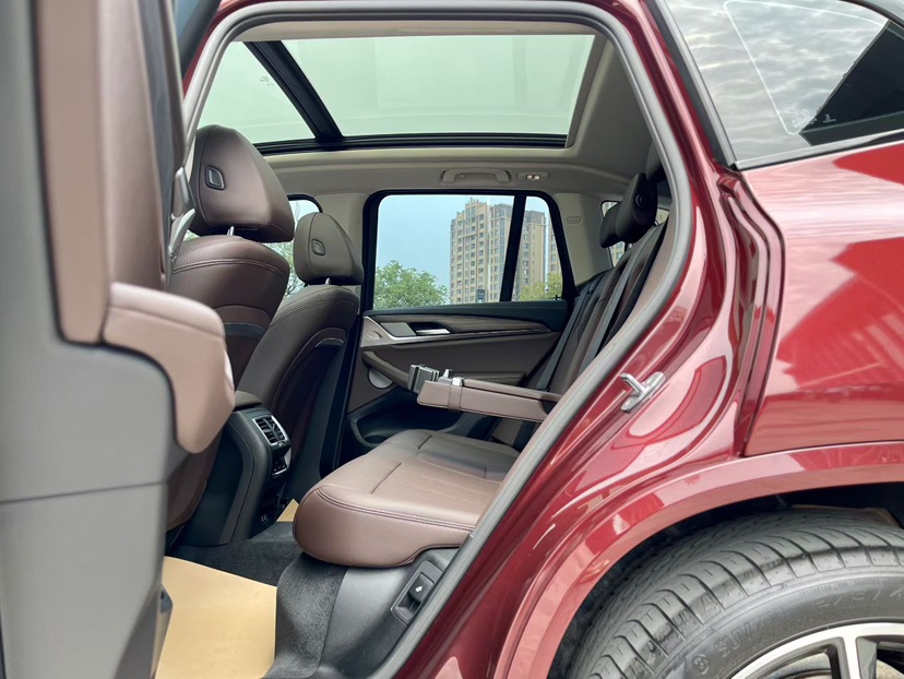 BMW X3 2024 car image #6