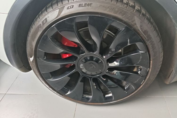 Tesla Model Y 2022 #5 Tesla Model Y 2022 car image #5