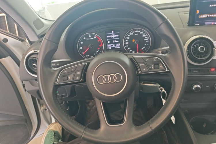 Audi A3 2019 صورة سيارة #11