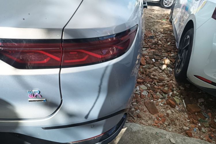 BYD Han 2025 car image #8