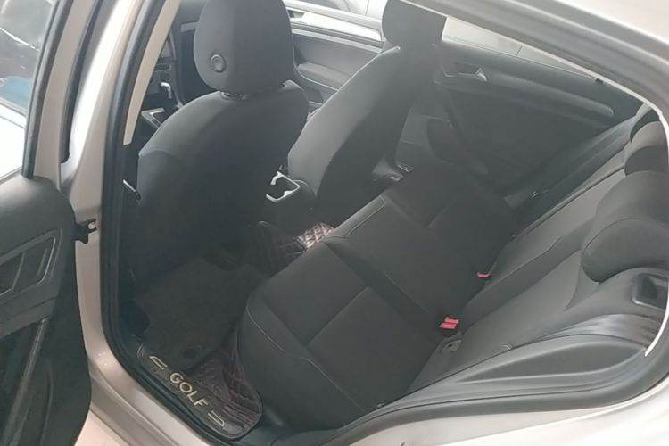 Volkswagen Golf 2015 car image #13