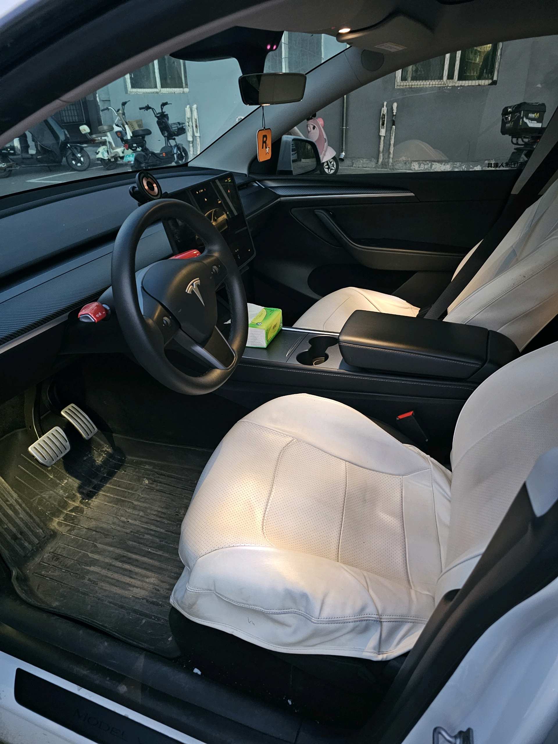 2022 car image #3