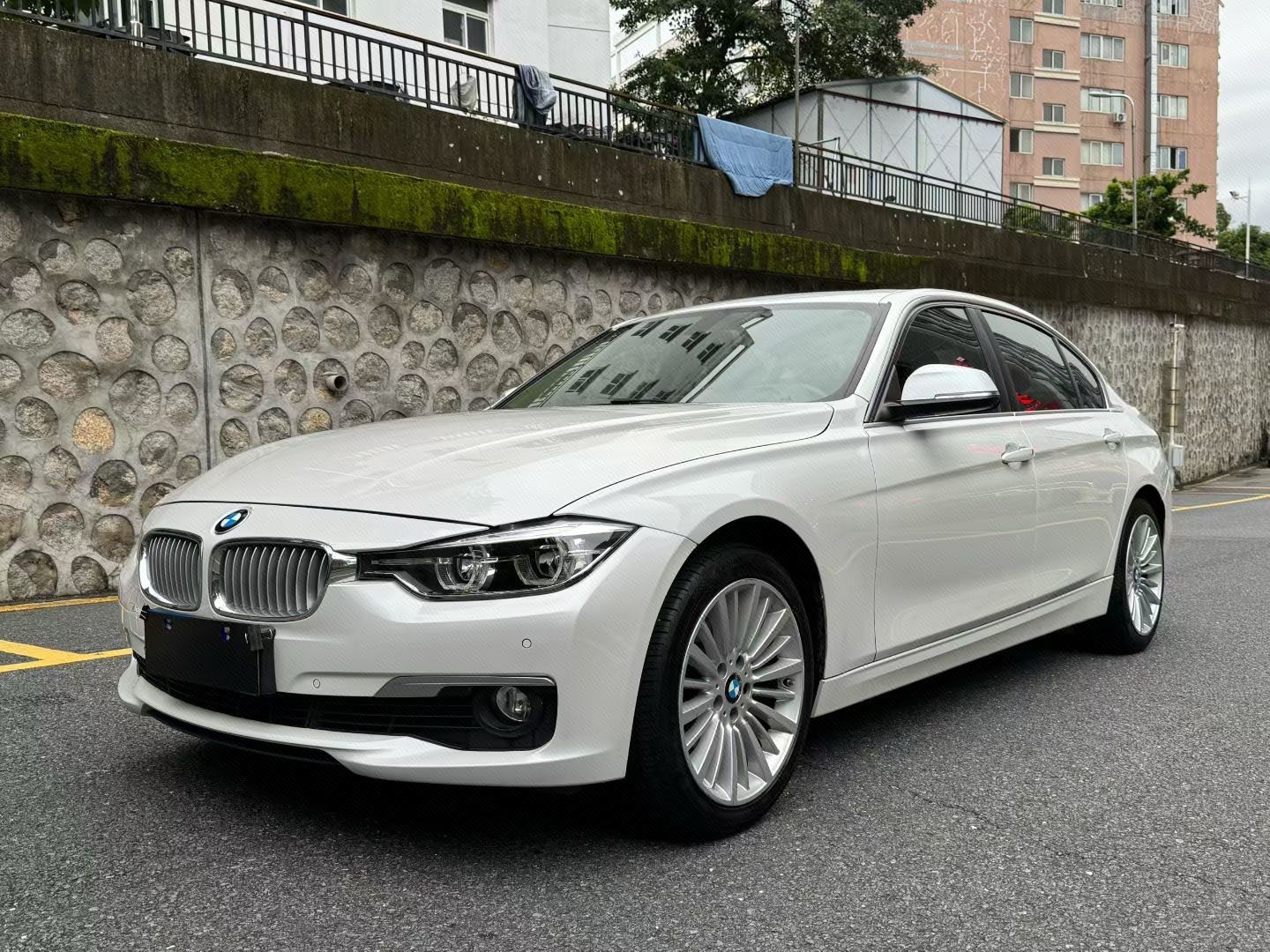 BMW 3 Series 2018 BMW 3 Series 2018 car image