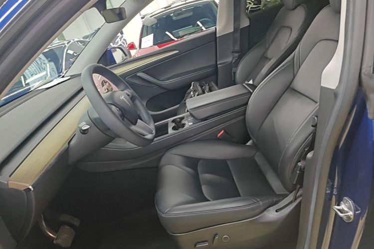 Tesla Model Y 2023 #15 Tesla Model Y 2023 car image #15