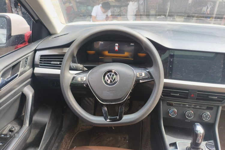 Volkswagen Lavida 2021 car image #12