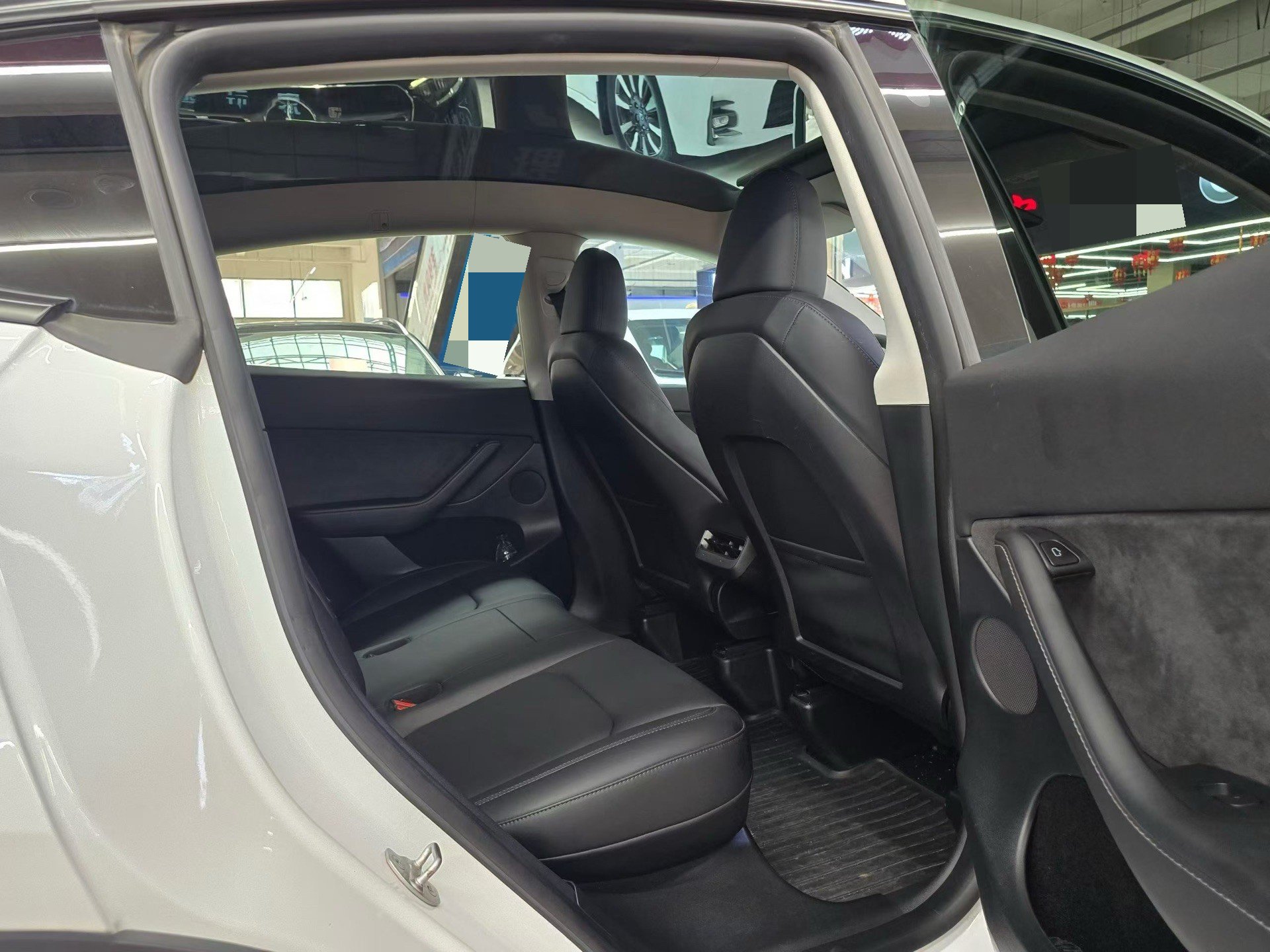 Tesla Model Y 2023 #8 Tesla Model Y 2023 car image #8