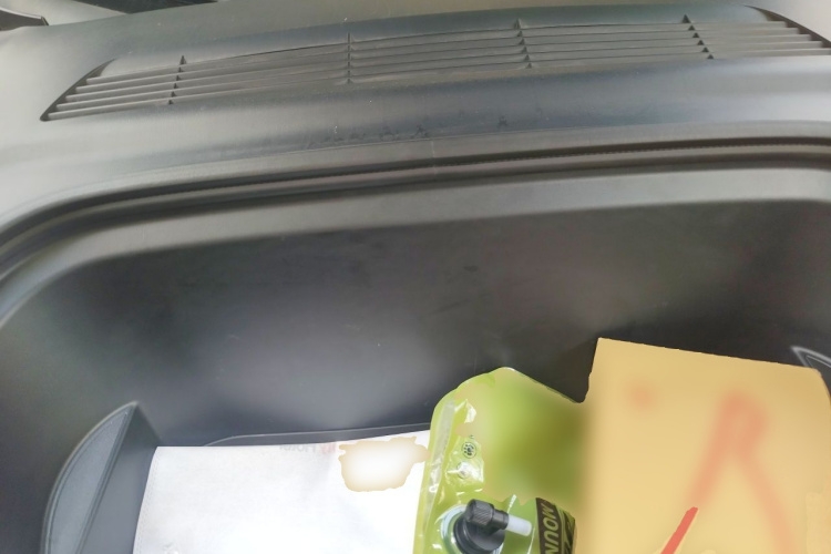 Tesla Model Y 2024 immagine di auto #18