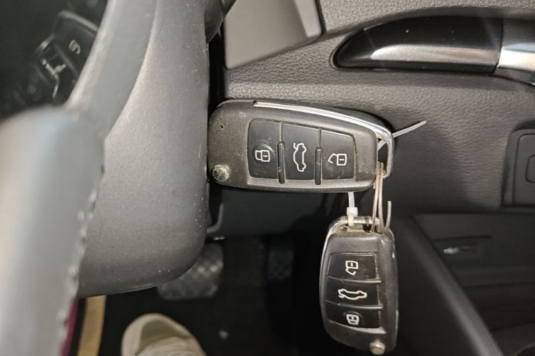 Audi A3 2019 car image #9