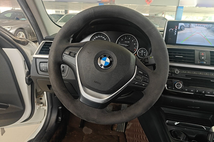 BMW 3 Series 2017 car image #11