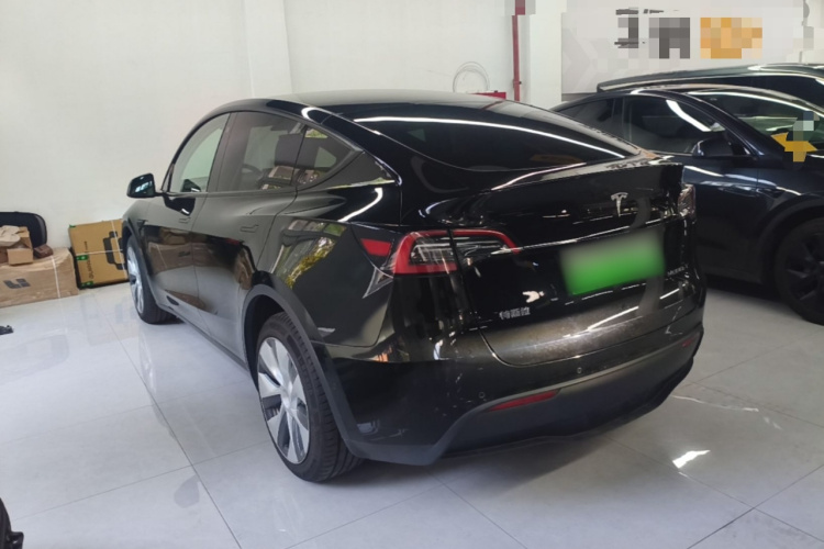 Tesla Model Y 2022 car image #7