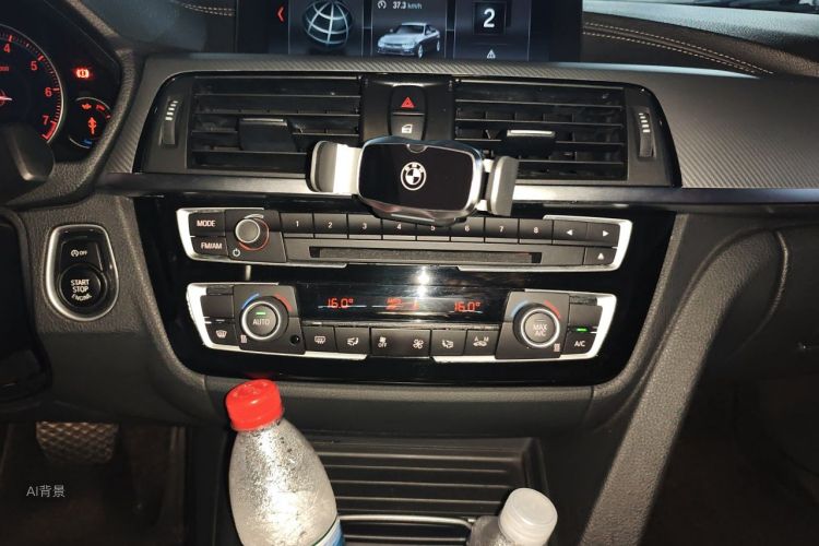 BMW 3 Series 2019 car image #15