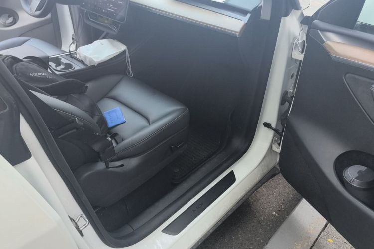 Tesla Model Y 2021 #23 Tesla Model Y 2021 car image #23