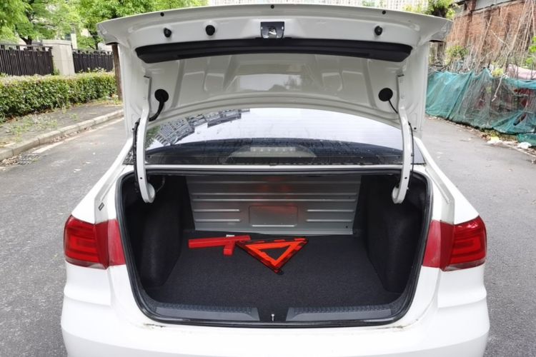 Volkswagen Santana 2020 car image #19