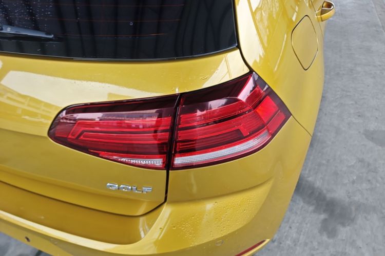 Volkswagen Golf 2019 car image #8