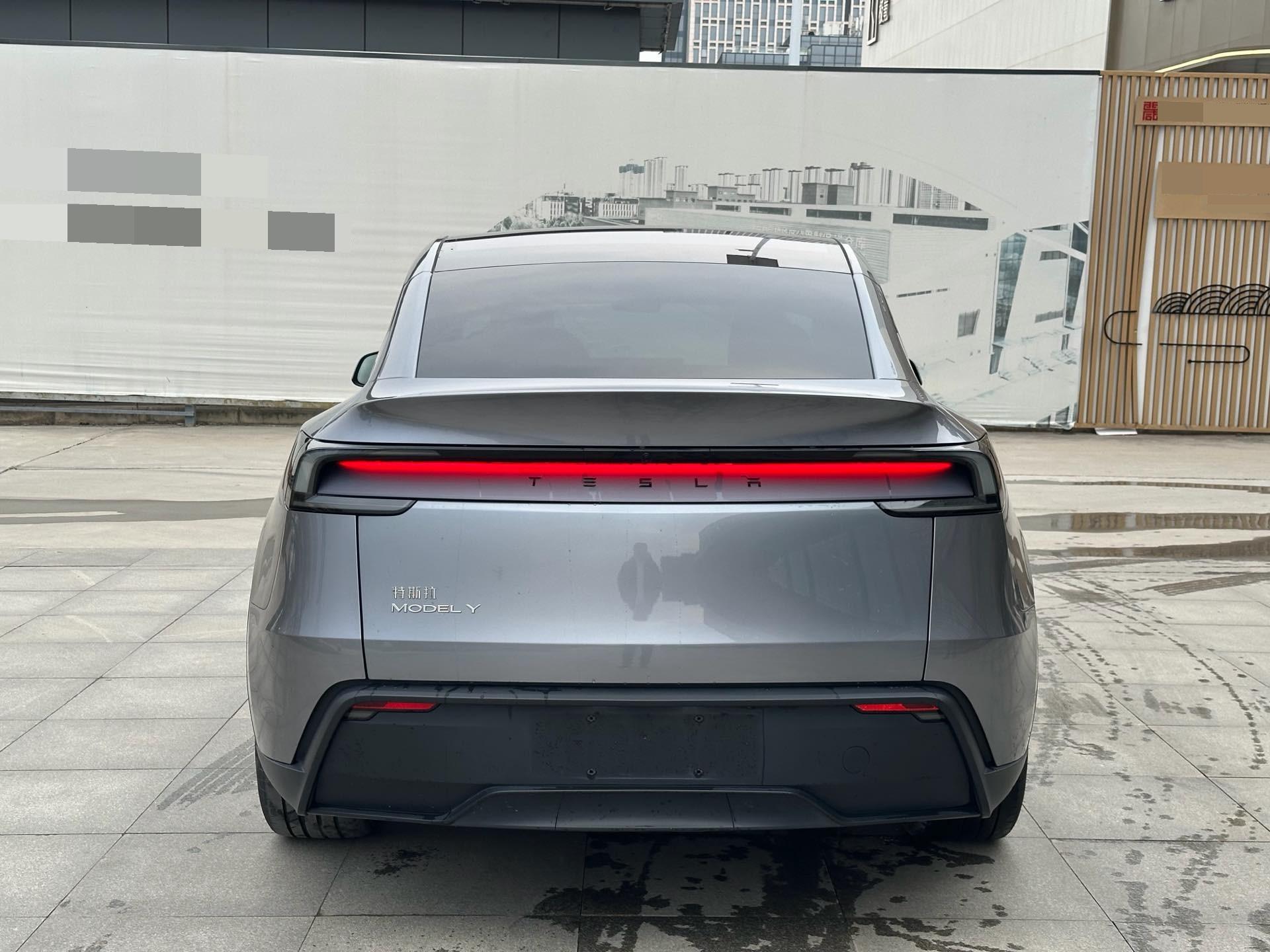 特斯拉 Model Y 2025 汽车图片 #8