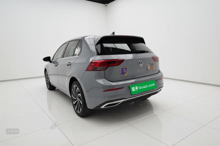 Volkswagen Golf 2024 car image #5