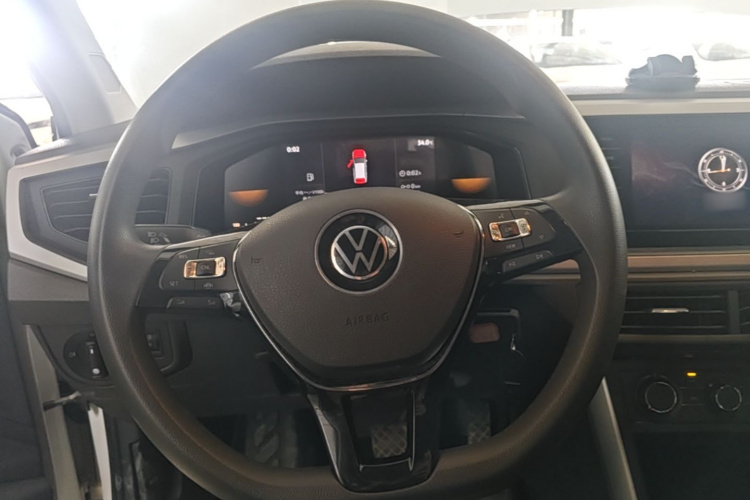 Volkswagen Polo 2023 car image #11