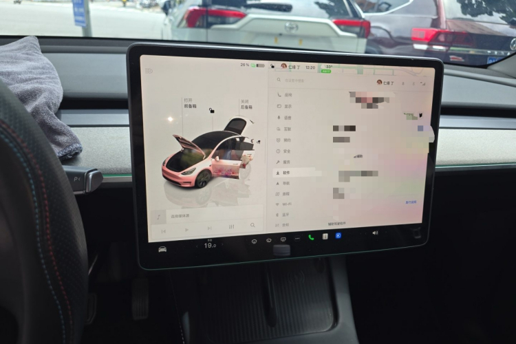 Tesla Model Y 2024 car image #13