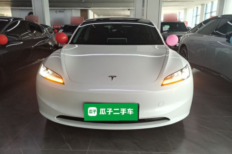Tesla Model 3 2025 car image #3