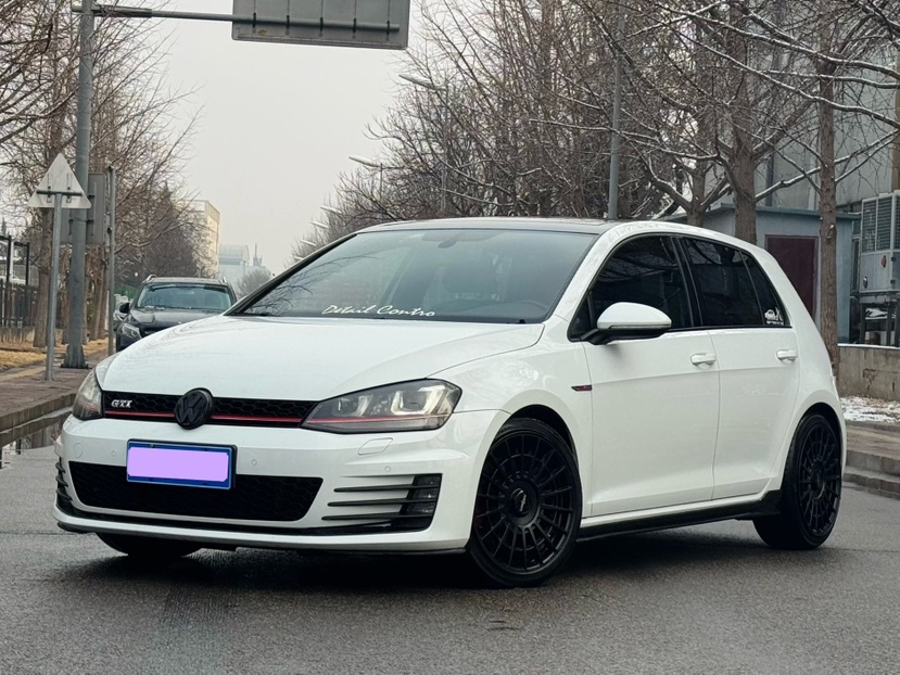 Volkswagen GolfGTI 2016 car image 